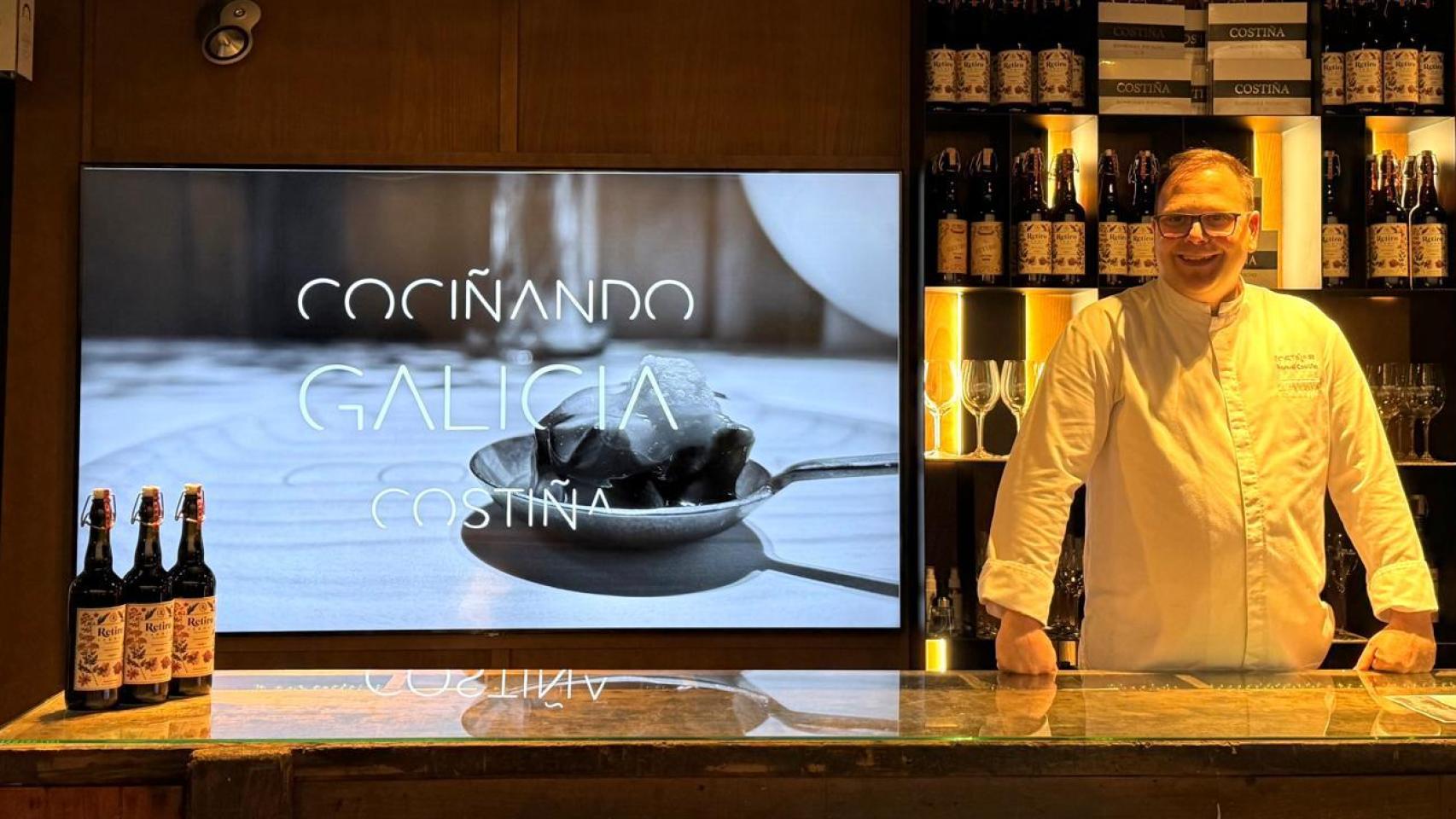 El chef Manuel Costiña durante la presentación 'Cociñando Galicia'