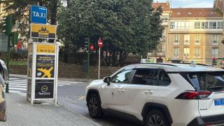 Parada de taxis para el aeropuerto en Praza Galicia