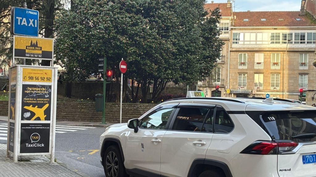Parada de taxis para el aeropuerto en Praza Galicia