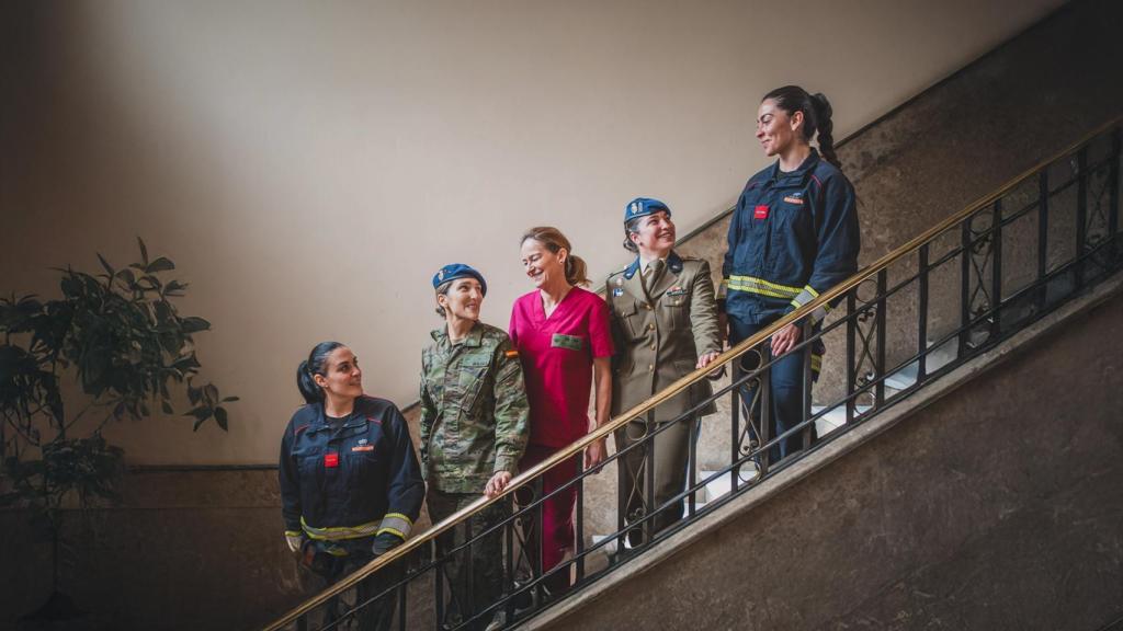 Cinco mujeres de la Guardia Real abren las puertas del cuartel de El Pardo para mostrar su vocación: Es un orgullo servir a la Corona