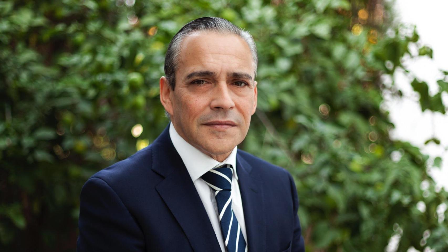 Román Ceballos. EE