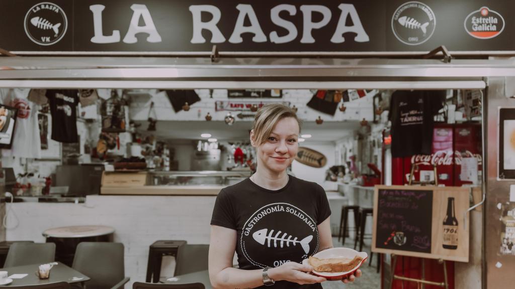 Paula Beer con su torrija premiada en La Raspa VK.