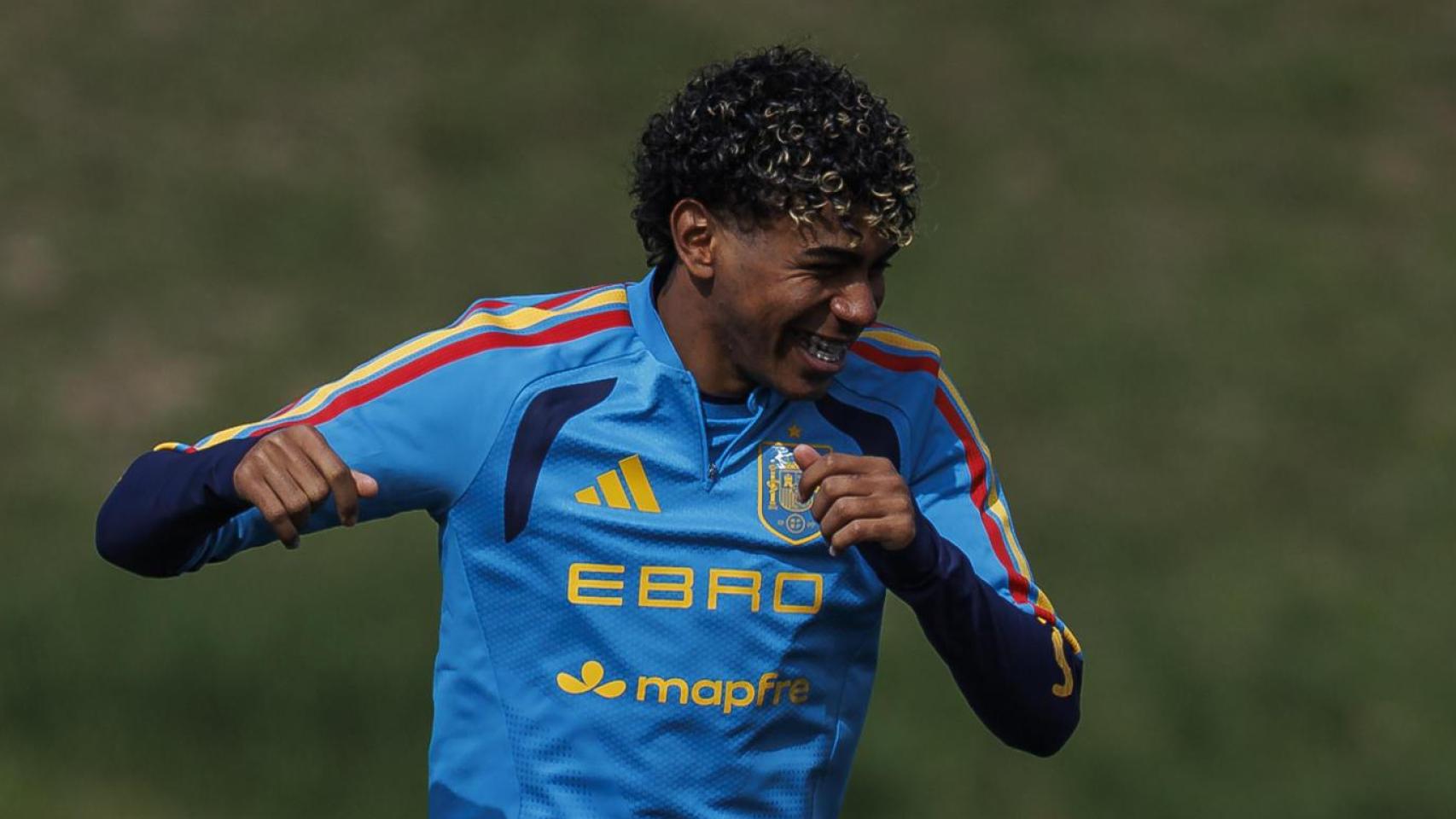 Lamine Yamal, entrenando con la Selección