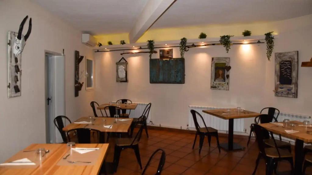 Imagen del interior del Bar-Restaurante Casillas en Navalacruz, Ávila