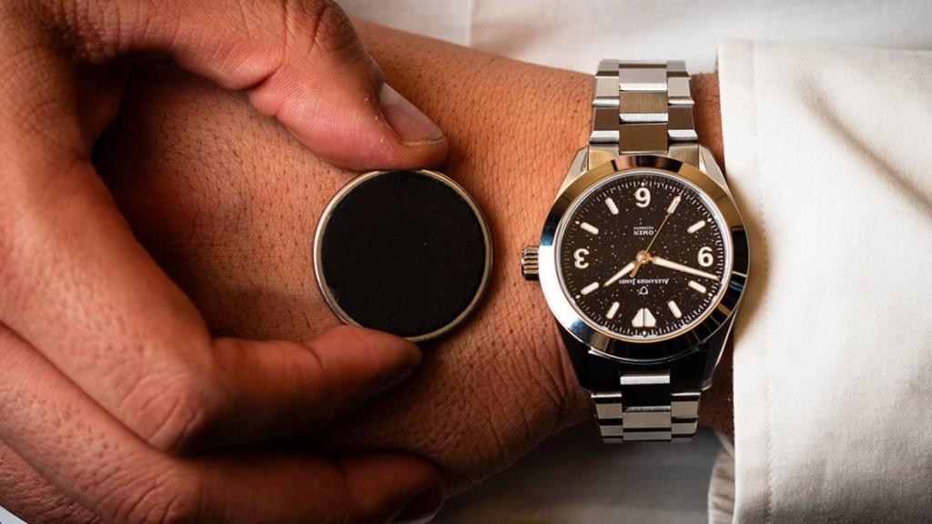 El sensor Heir que convierte un reloj analógico en inteligente.