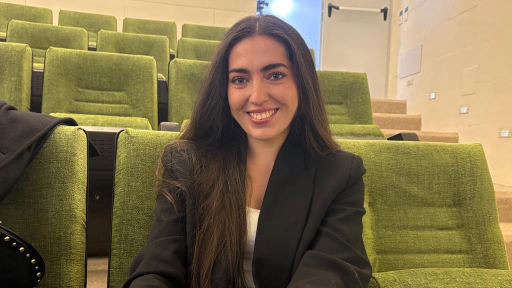 Sofía Pérez, desde La Rioja para conocer el Hospital Universitario Miguel Servet de Zaragoza