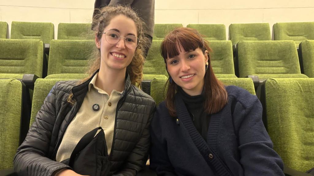 Silvia Pérez y Laura López, futuras enfermeras residentes
