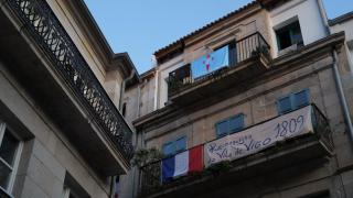 Fachada de un edificio del Casco Vello durante A Reconquista 2026