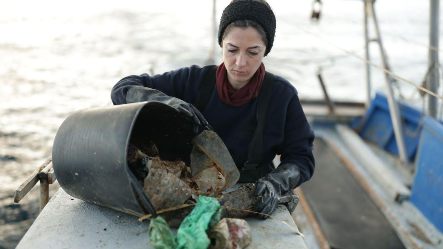 Miriam Artacho pasó de ser trabajadora forestal a salir a faenar para dar sustento a su familia.