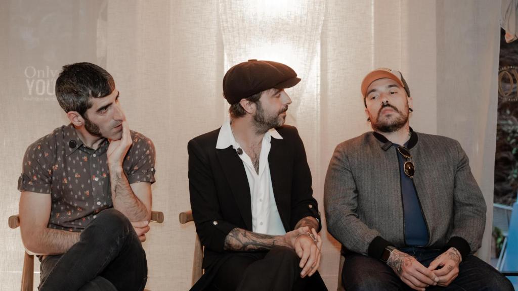 Los chicos de Sidecars desmenuzan algunas de sus canciones.