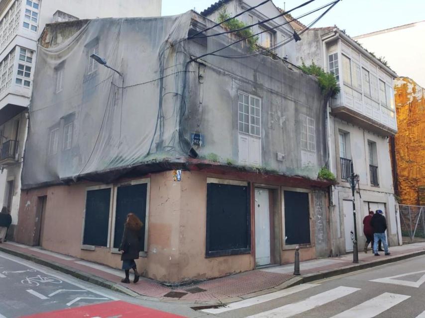 Casa vacía desde hace años en la zona del Orzán, en A Coruña.