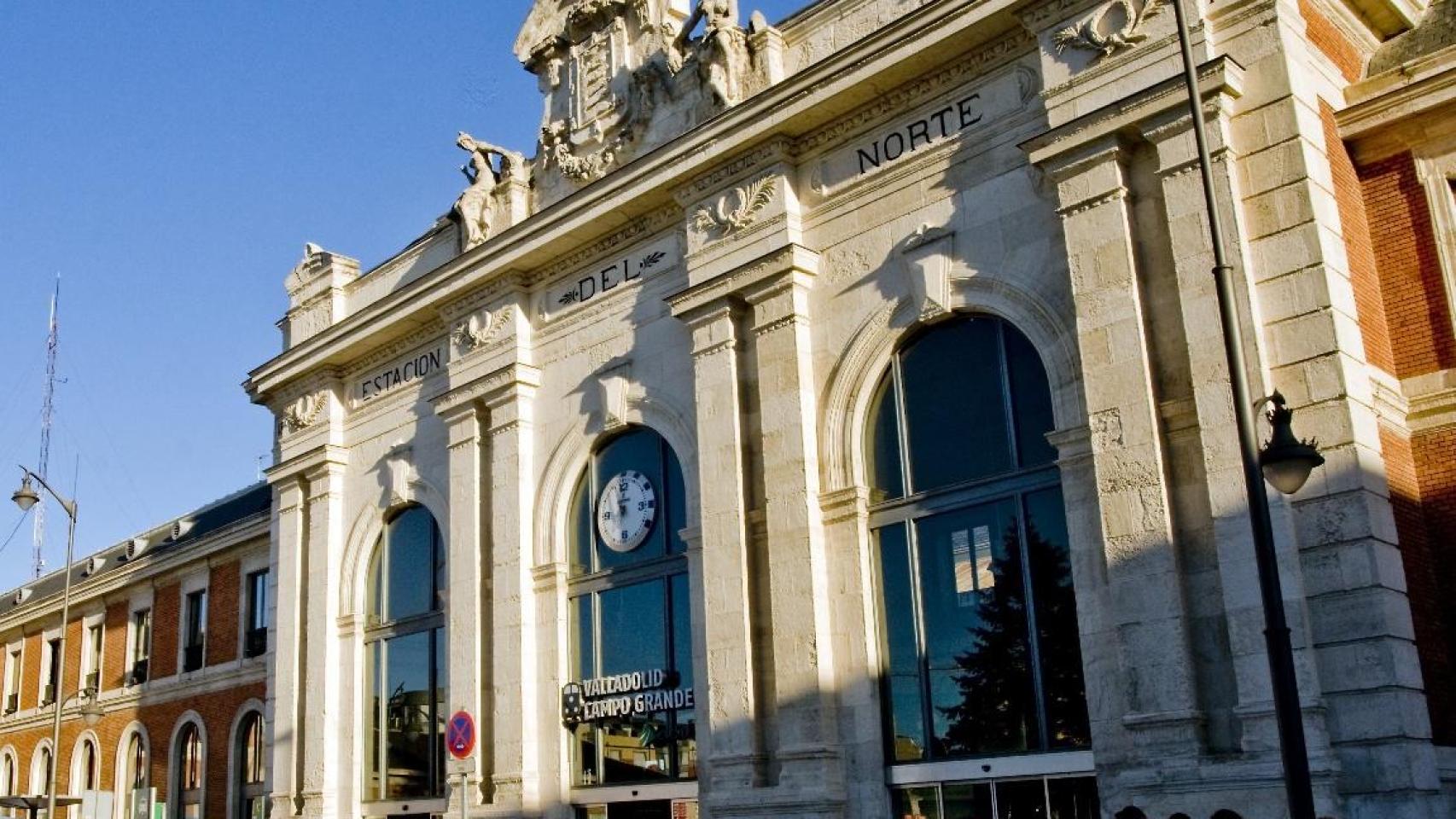 Imagen del edificio histórico de viajeros de la estación de tren de Valladolid