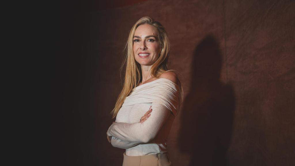 La actriz Kira Miró posa para su entrevista a EL ESPAÑOL.