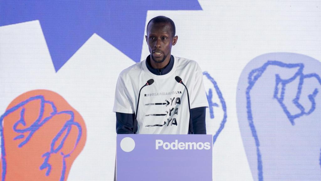 El secretario de antirracismo de Podemos, Serigne Mbayé, en un acto el pasado enero.