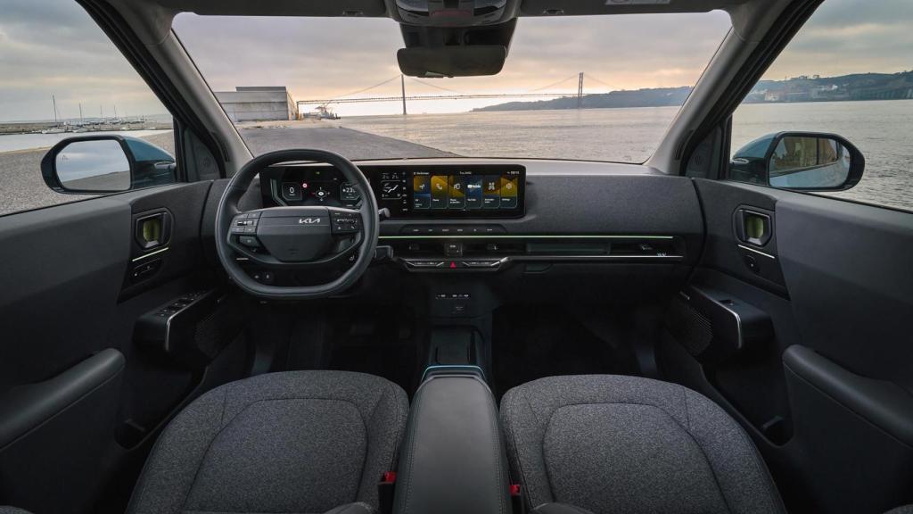 Puesto de conducción del Kia EV2.