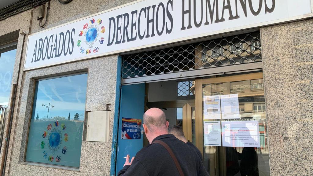 Fachada de la sede de la supuesta ONG en Las Delicias.
