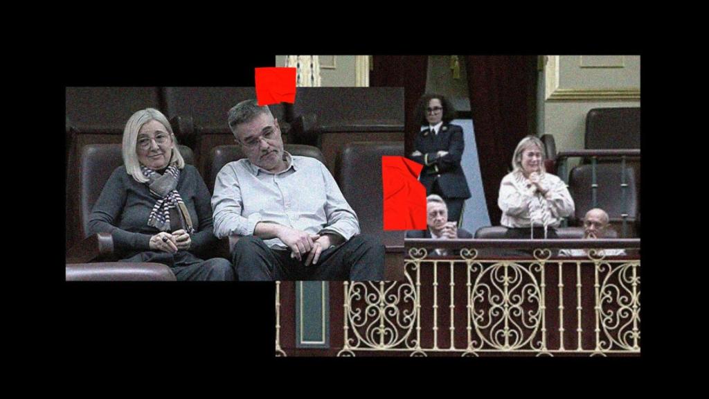 Pilar, madre de Josep Boan, a la izquierda; y Marisol, madre de Marta Calvo, en la tribuna del Congreso.