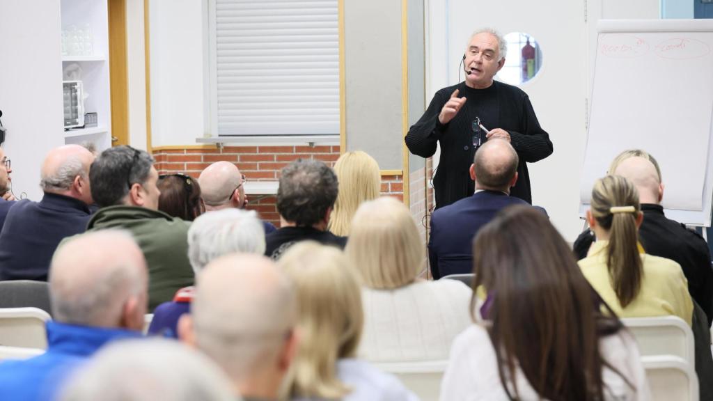 Ferran Adrià en el acto con comedores sociales.