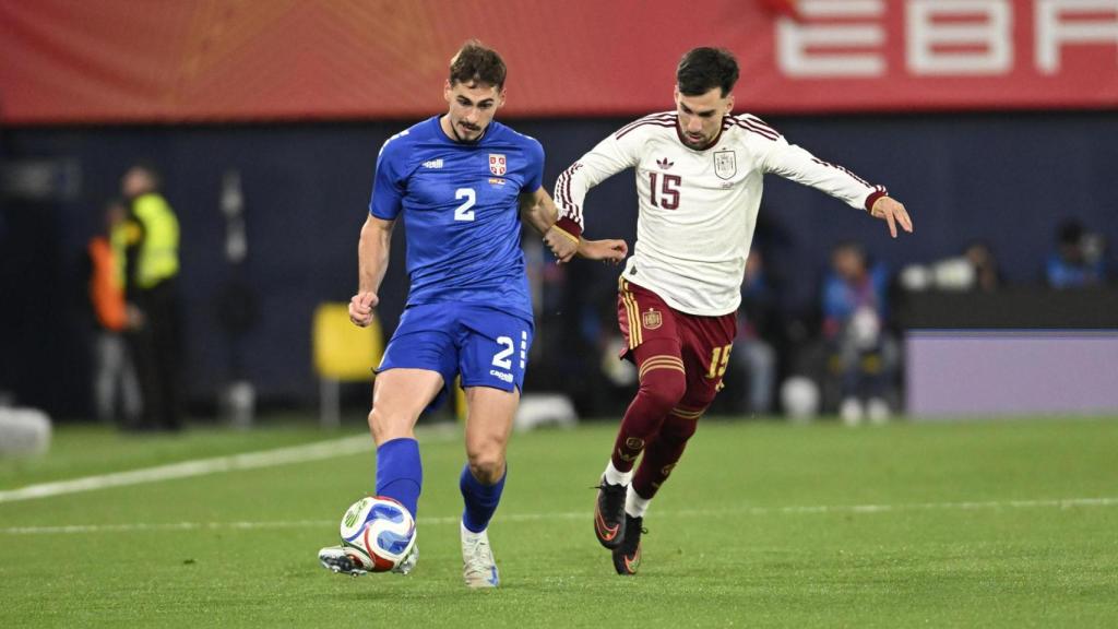 Baena durante el partido contra Serbia.