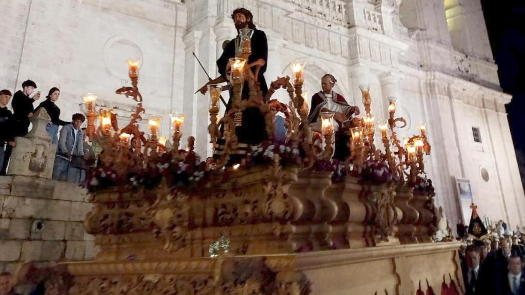 La cofradía durante un momento de la procesión del pasado año