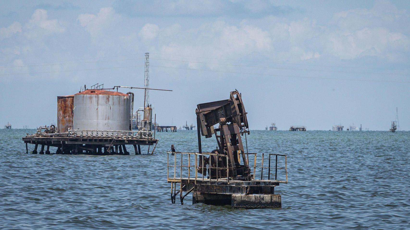 Imagen de archivo de un yacimiento petrolífero, similar al que se encuentra en el mar de Bohai.