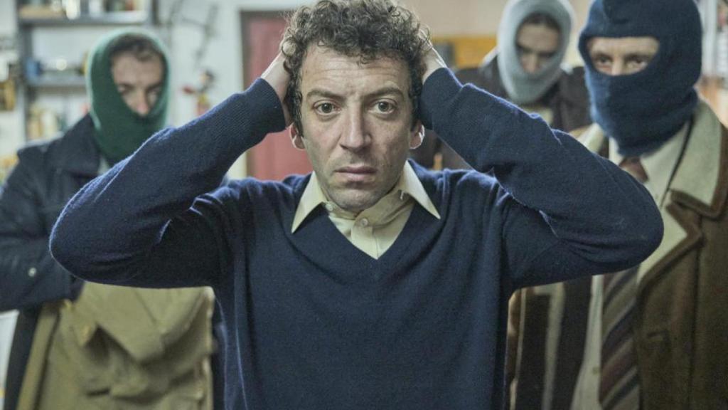 Agustín Otón interpreta a Quini en la serie 'Por cien millones', de Movistar Plus+