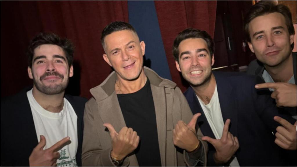 Los Hermanos Martinez junto a Alejandro Sanz.