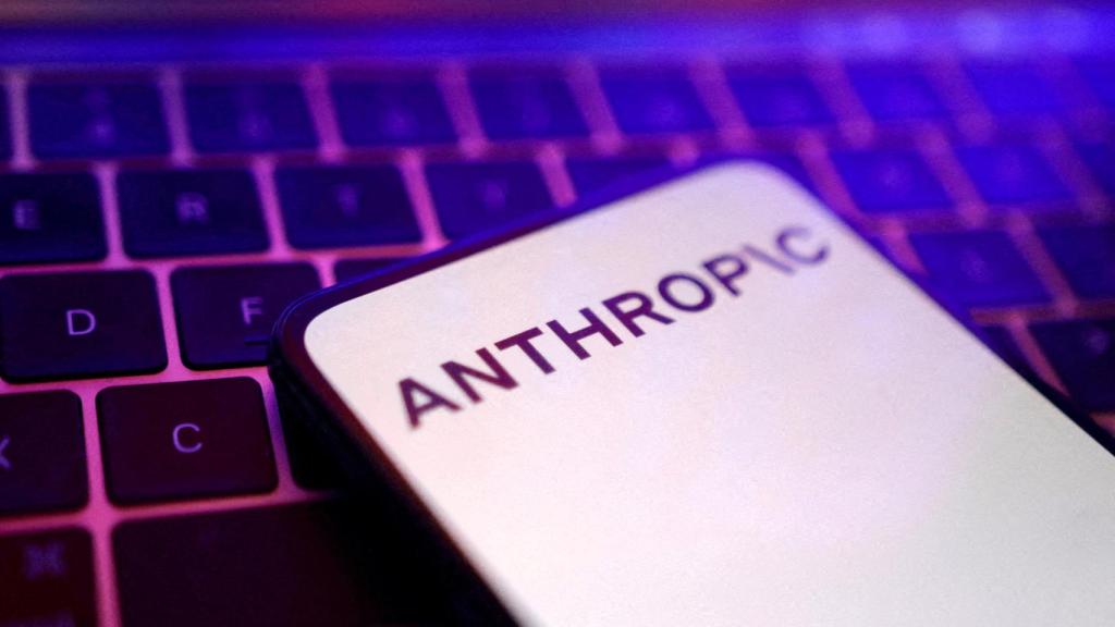 El logo de Anthropic en un móvil.