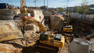 Obras de vivienda pública en la parcela 6 del polígono 1 de Navia, en Vigo, a 26 de marzo de 2026