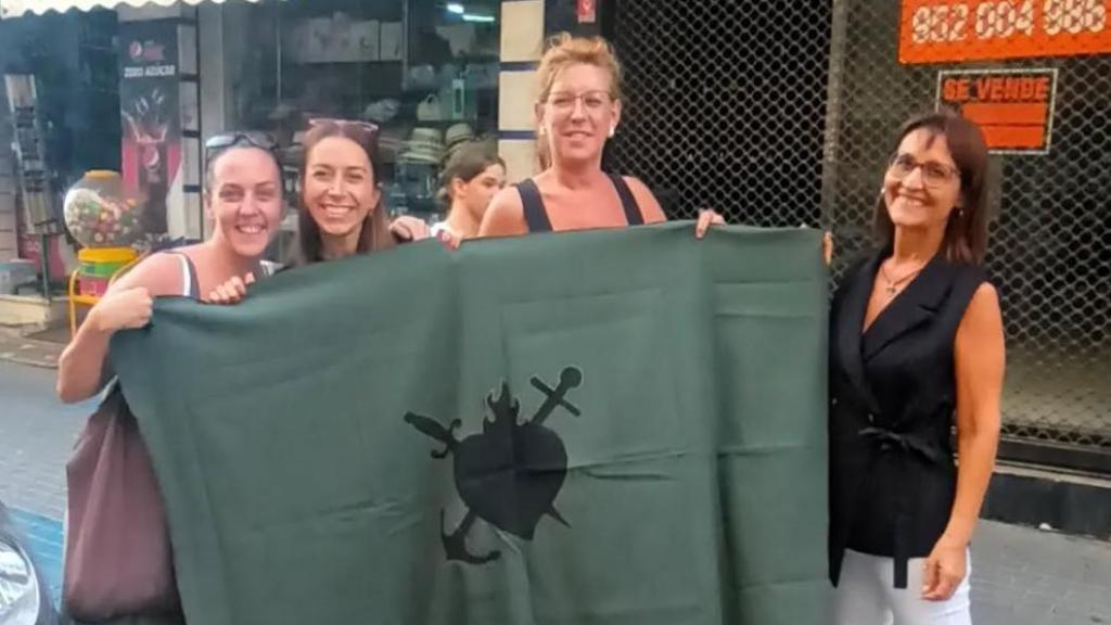 Berta, con sus compañeras.