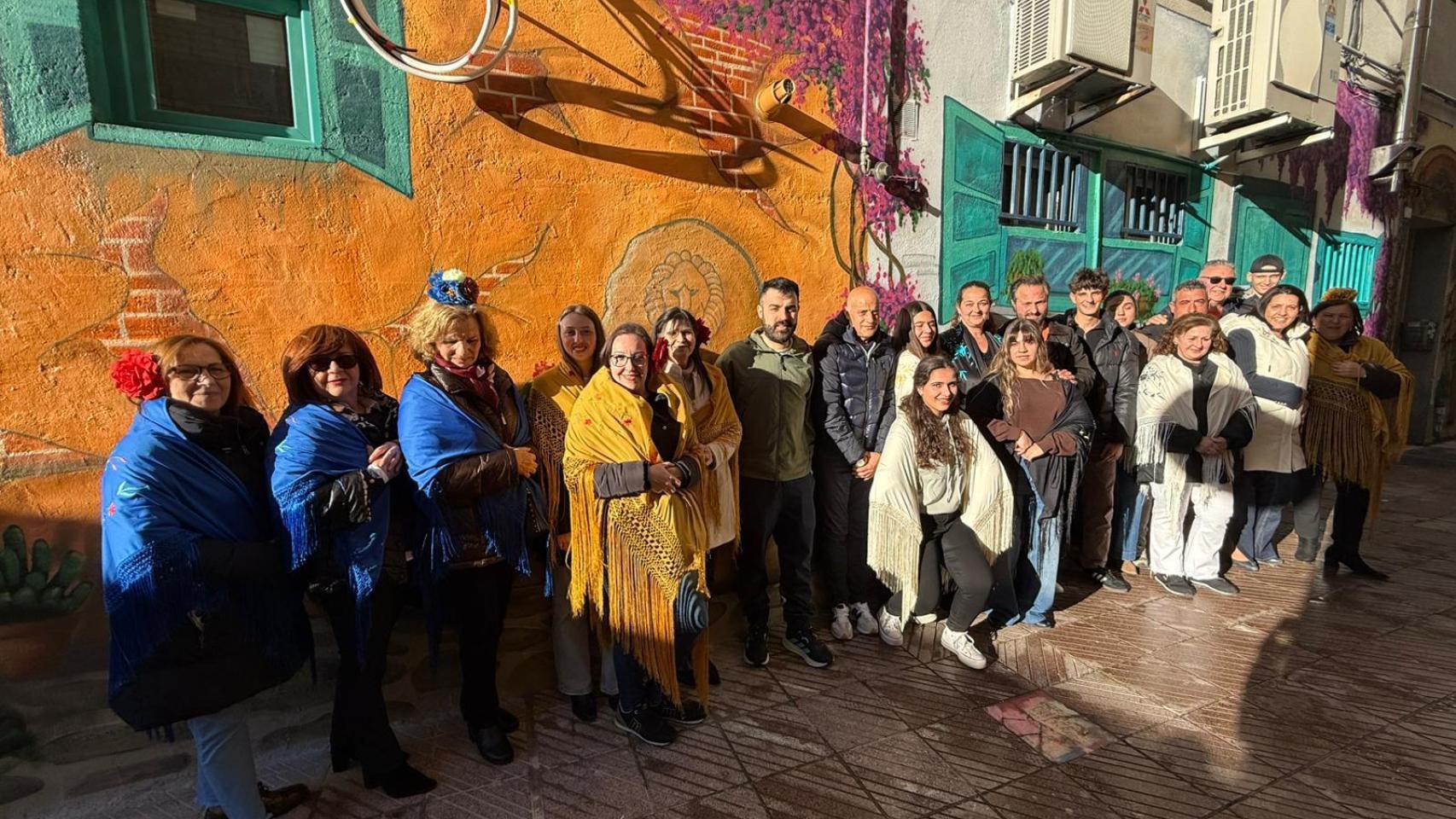 Santa Marta convierte un rincón junto a la Plaza Mayor en un patio andaluz de luz y flamenco