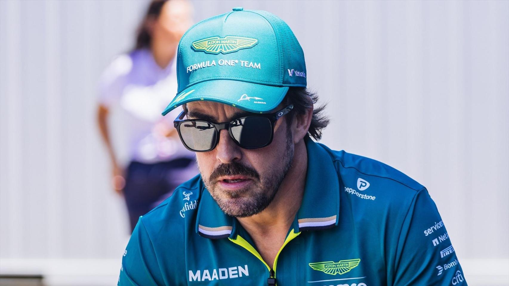 Fernando Alonso, en el paddock de la F1