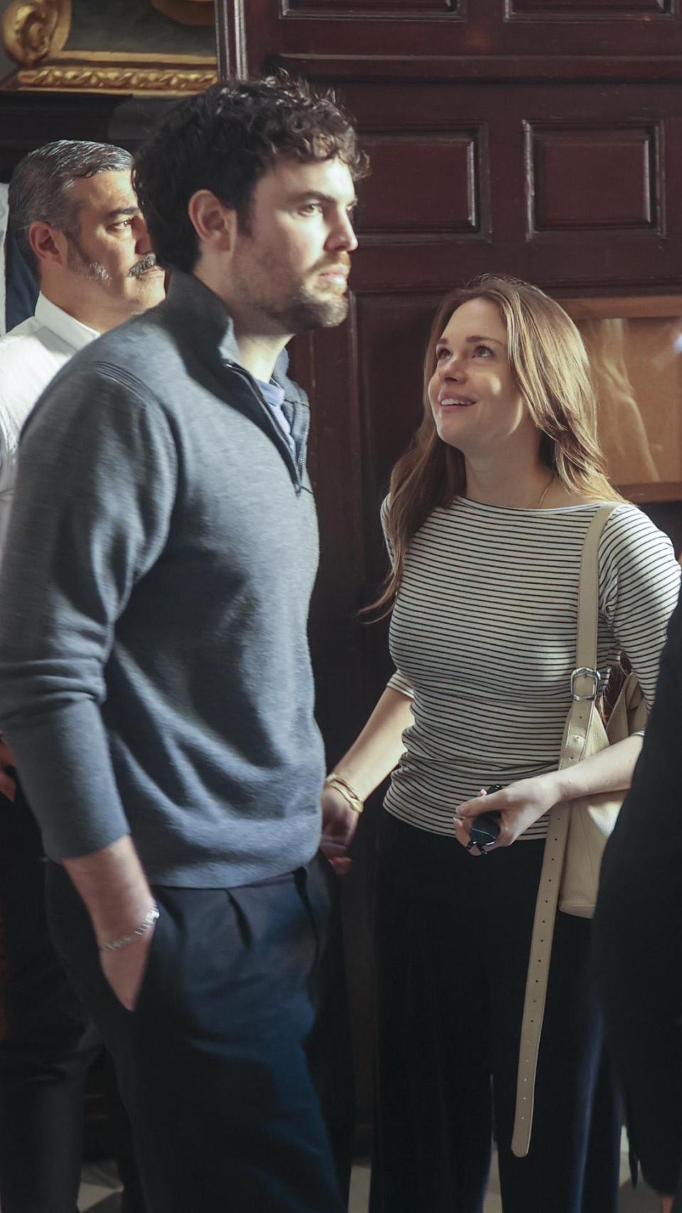 Stella del Carmen, hija de Antonio Banderas, con su marido, Alex Gruszynski.