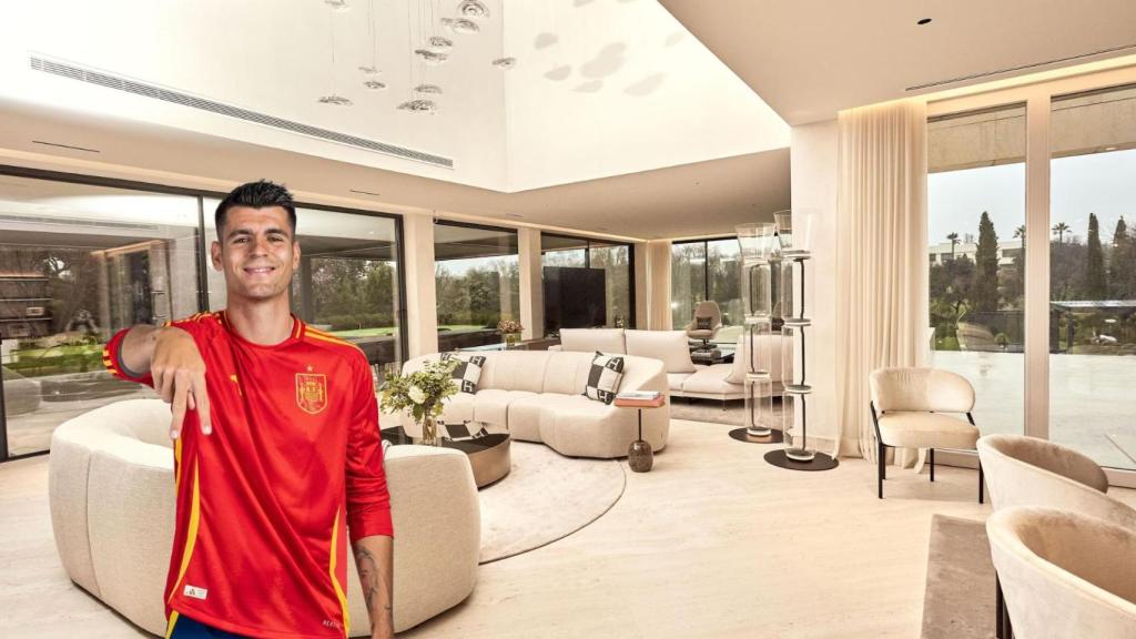 Montaje con el interior de la vivienda y Álvaro Morata.