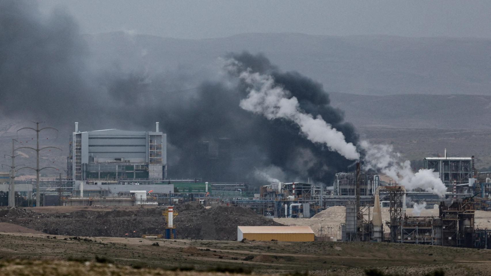 Imagen del humo tras un ataque con misiles iraníes en el sur de Israel.