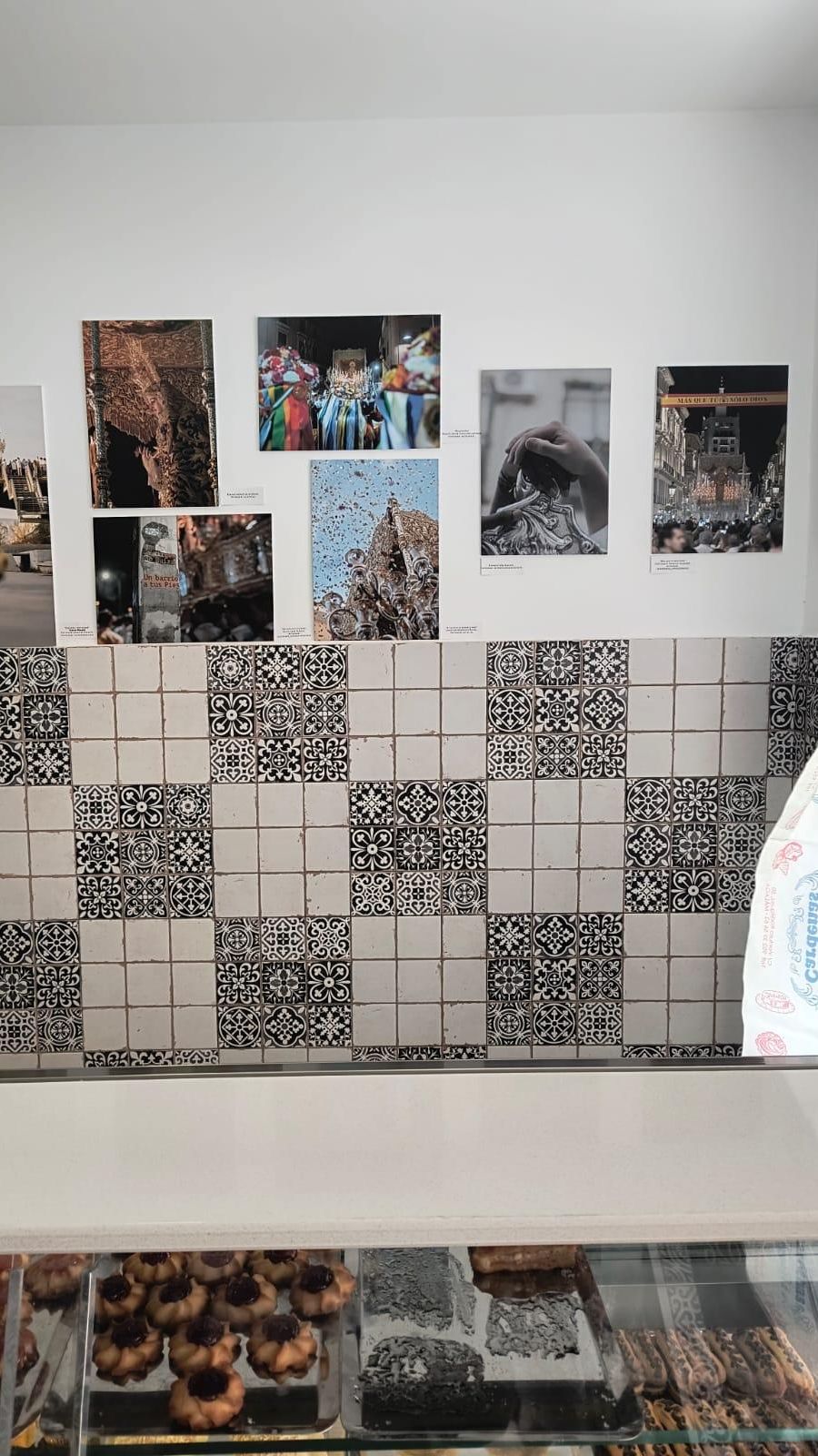 Una pared del negocio.