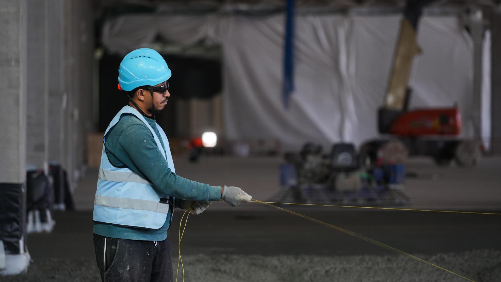 Un obrero en la gigafactoría PowerCo, a 24 de noviembre de 2025, en Sagunto (Valencia). Europa Press / Jorge Gil