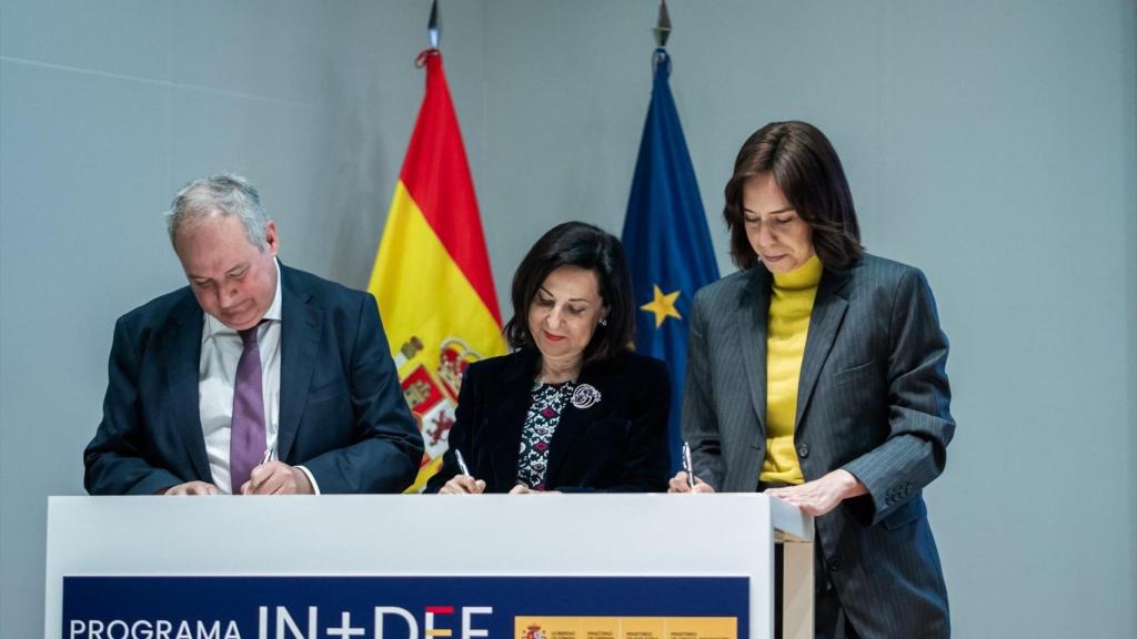 Los ministros de Industria, Defensa y Ciencia firman el programa IN + DEF