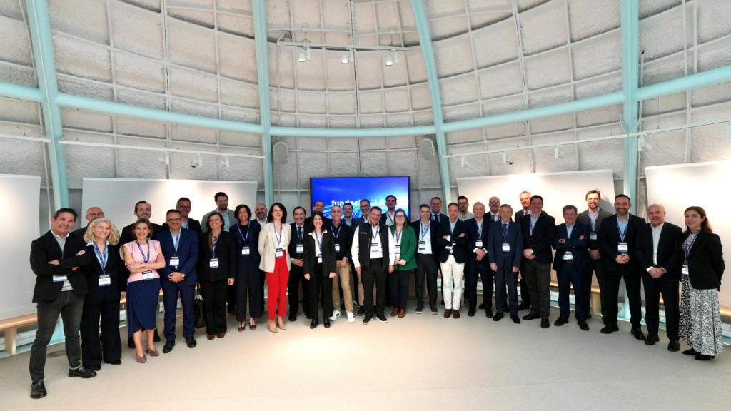 Foto de grupo de ponentes y miembros de Fundación LAB en CaixaForum en Valencia.