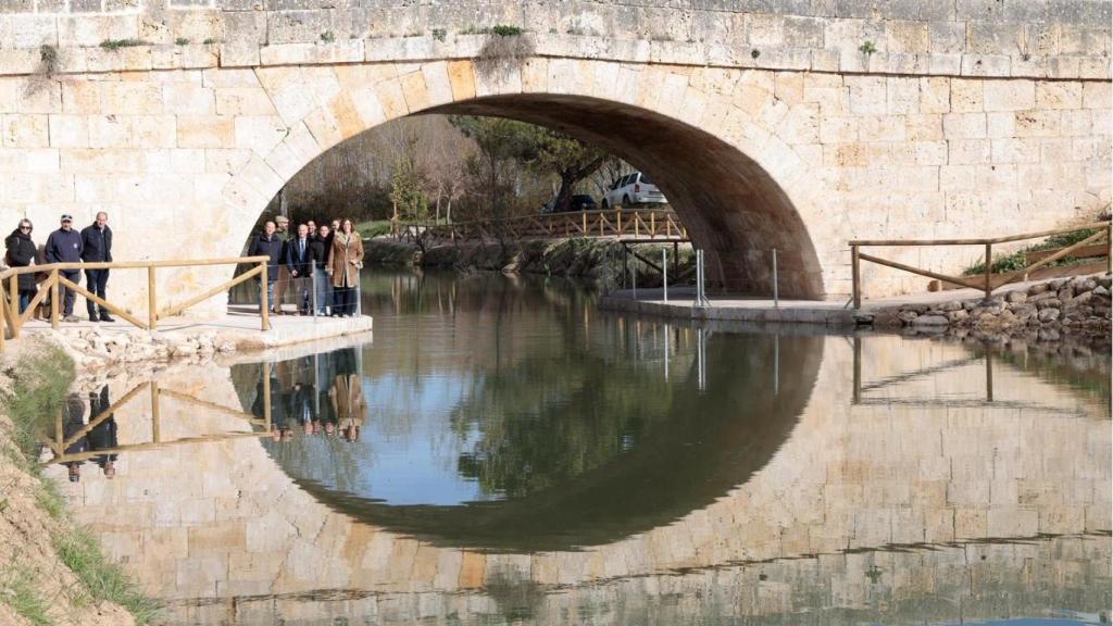 •	La presidenta de la Diputación de Palencia y del Consorcio del Canal de Castilla, Ángeles Armisén