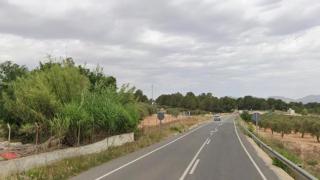 La carretera que conecta Sax con Elda, lugar del accidente.