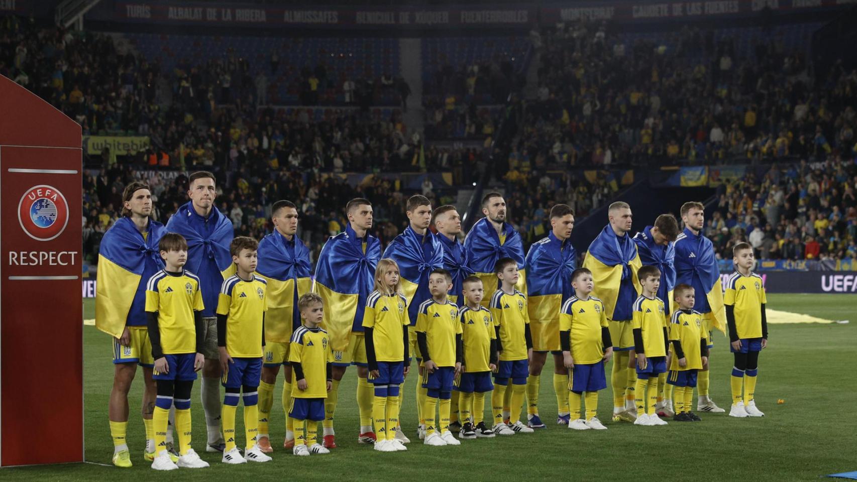 Los jugadores de la selección de Ucrania, antes del partido de la repesca para el Mundial 2026 ante Suecia disputado el pasado jueves Ciutat de Valencia.