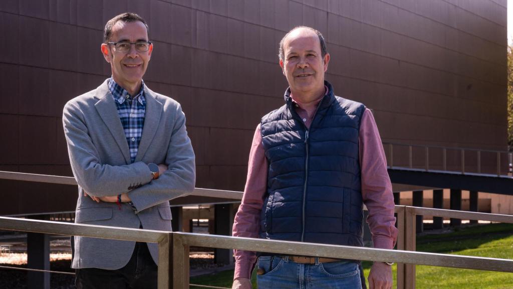 José y Hermenegildo Gil, creadores de Akisei Studios.