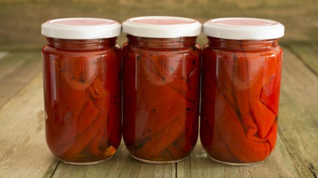 Imagen de unos pimientos de piquillo.