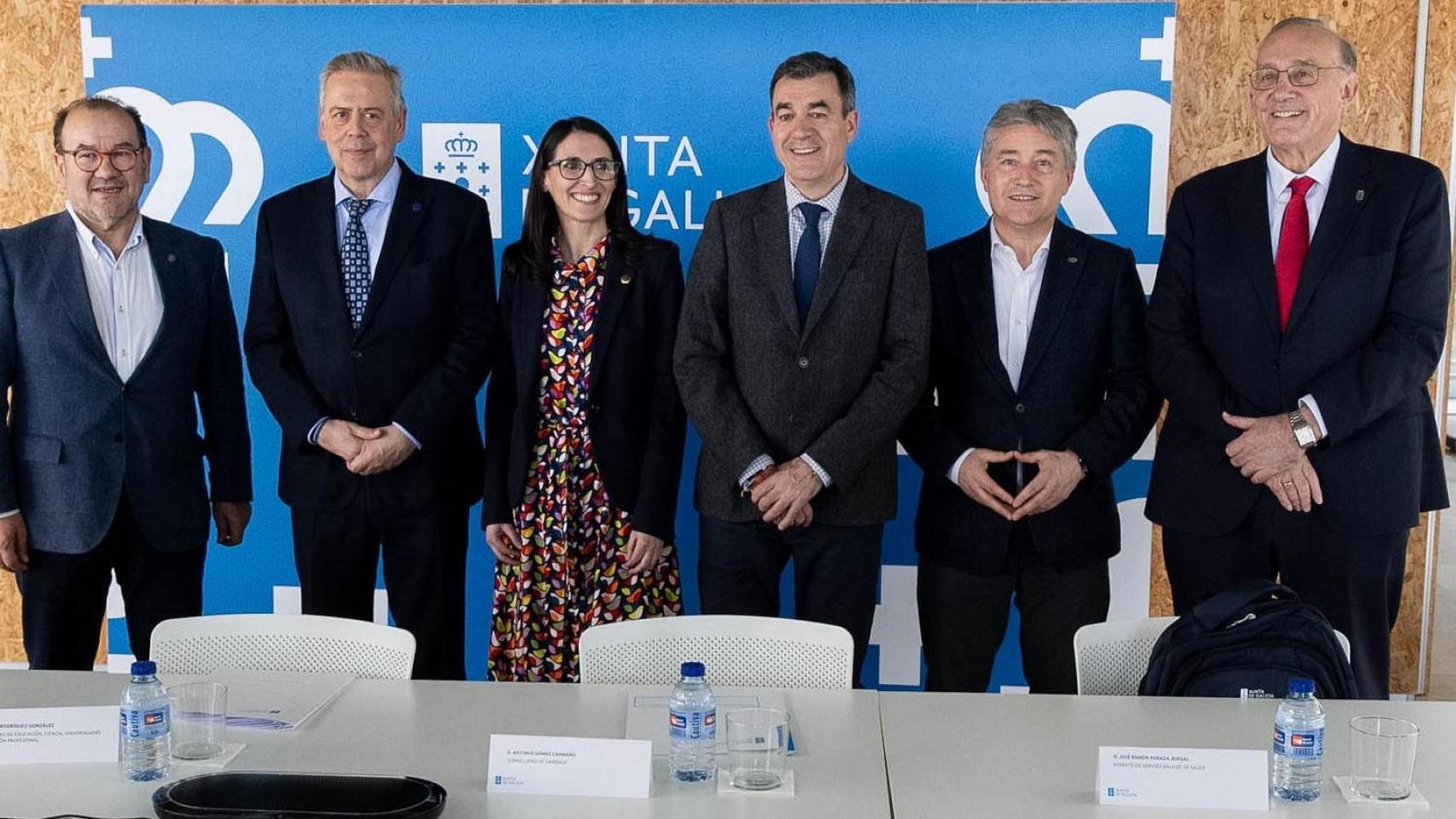 La rectora de la USC se une a la comisión para la descentralización del grado de Medicina en Galicia
