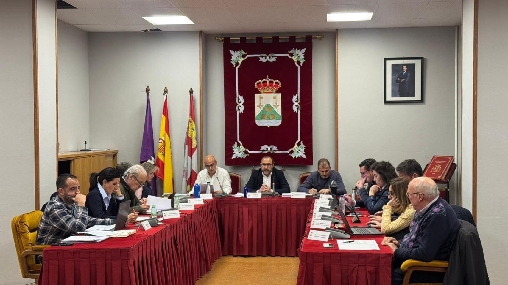 Pleno extraordinario de este lunes en el que se han aprobado los presupuestos municipales para 2026 en Tordesillas