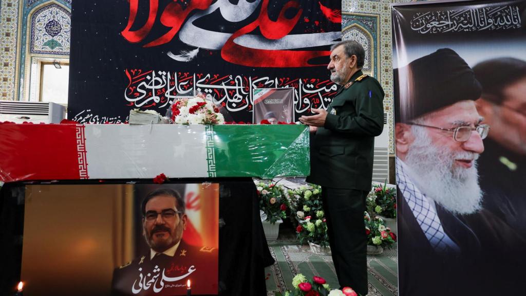 Funeral de Ali Shamkhani, asesor de Alí Jamenei, muerto en Teherán en los bombardeos israelíes.
