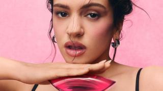 Rosalía, imagen de la campaña de perfumes Euphoria Elixirs.
