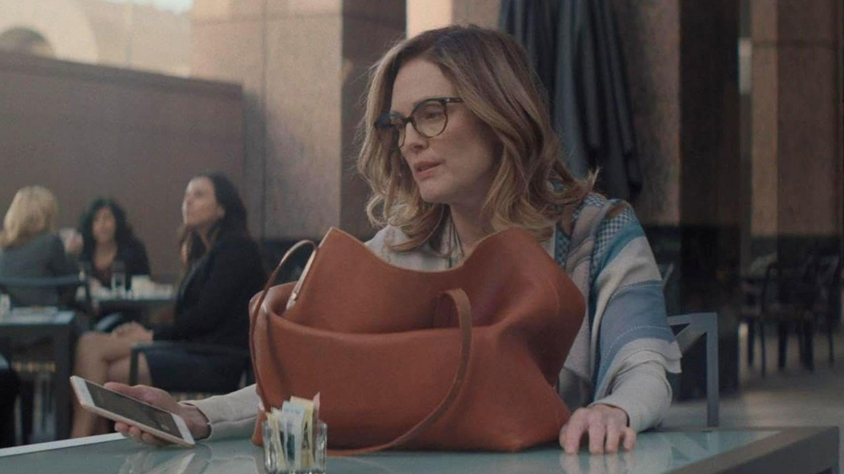 Julianne Moore en la película 'Gloria Bell' sobre la vida de una divorciada de mediana edad.