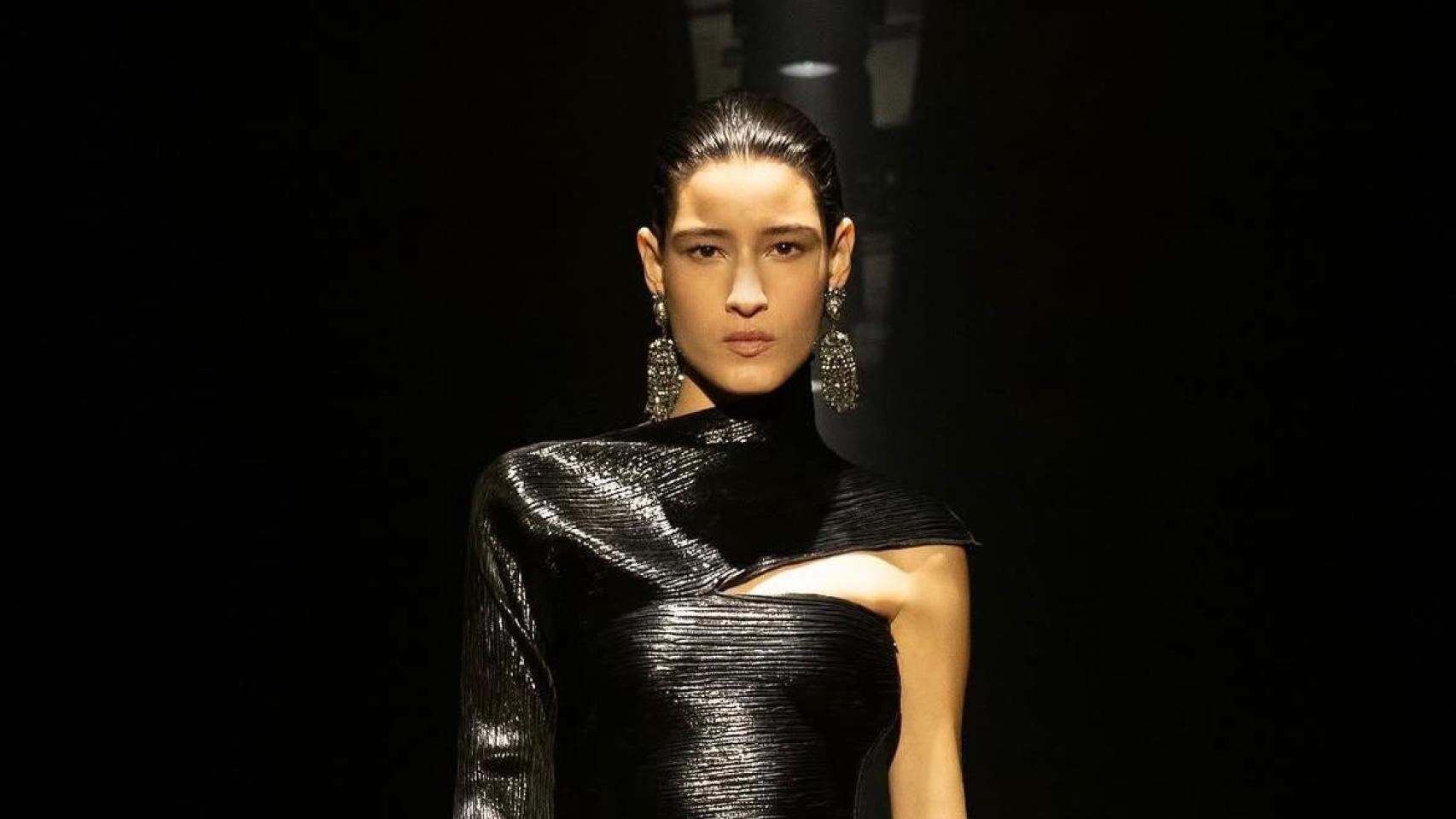 Pendientes XXL sobre la pasarela.